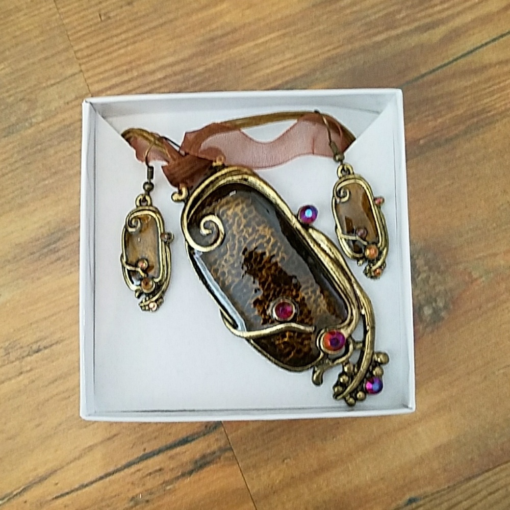 New Necklace and Earring set